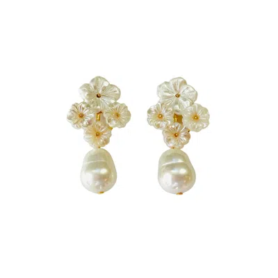 The Pink Reef Women's White Floral Cluster With Mother Of Pearl Drop