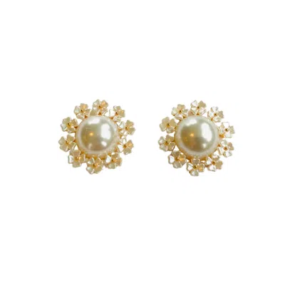 The Pink Reef Women's White Oversized Pearl Circle Floral Stud In Gold