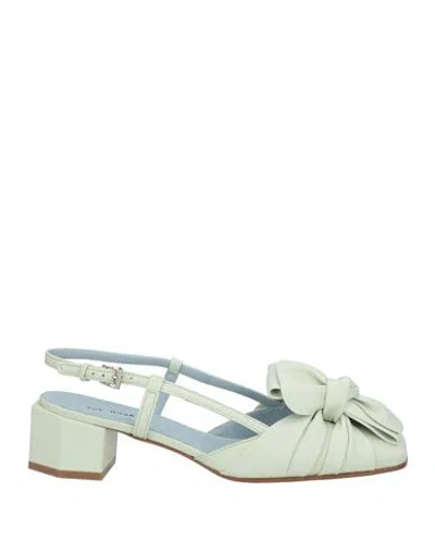 The Ro & F Woman Pumps Light Green Size 8 Leather
