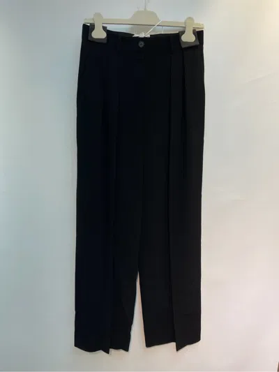 The Row Belt-loop Casual Pants In Black