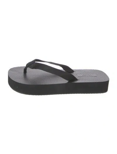 Pre-owned The Row Dune Rubber Flip Flops In Black
