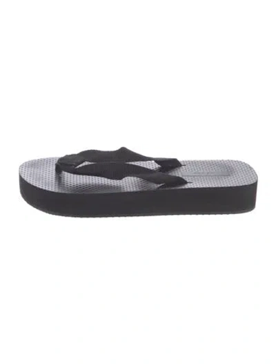 Pre-owned The Row Dune Rubber Flip Flops In Black