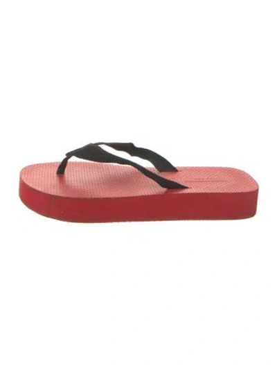 Pre-owned The Row Dune Rubber Flip Flops In Red