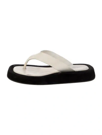 Pre-owned The Row Ginza Leather Flip Flops In White