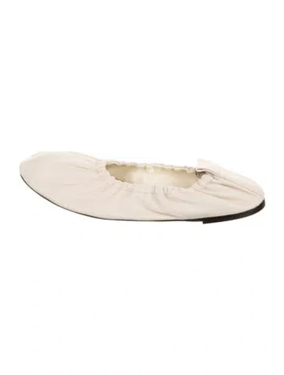Pre-owned The Row Glove Leather Ballet Flats In Neutral