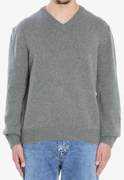The Row Horik V-neck Cashmere Sweater In Gray
