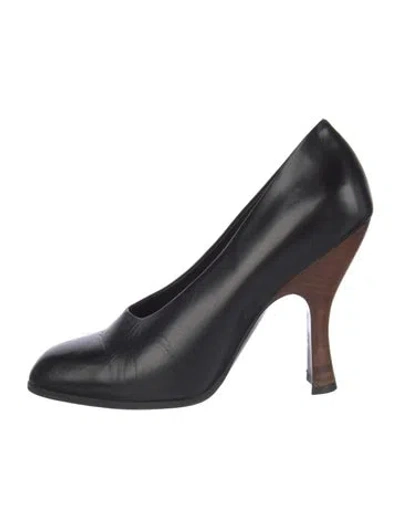 Pre-owned The Row Jade Leather Pumps In Black