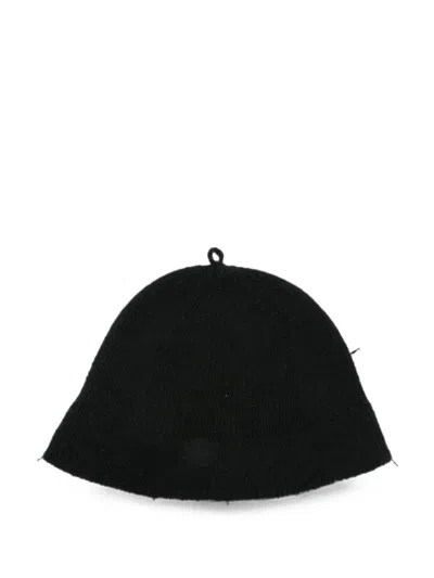 The Row Kae Knitted Hat In Black