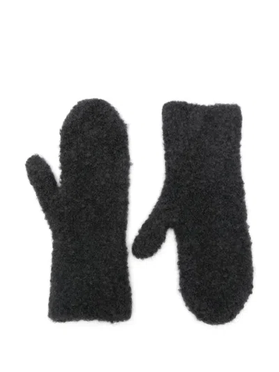 The Row Ladislas Mittens In Black
