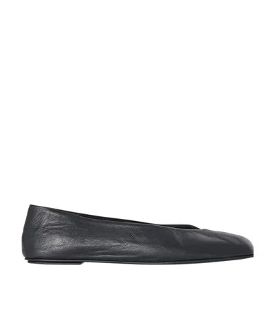 The Row Leather Ballerina Shoes In Black