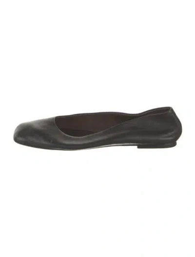 Pre-owned The Row Leather Ballet Flats In Black