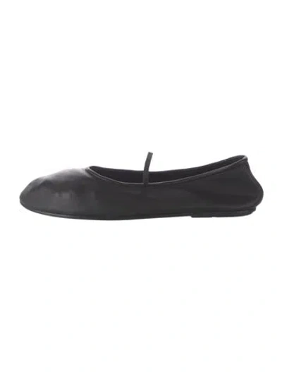 Pre-owned The Row Leather Ballet Flats In Black