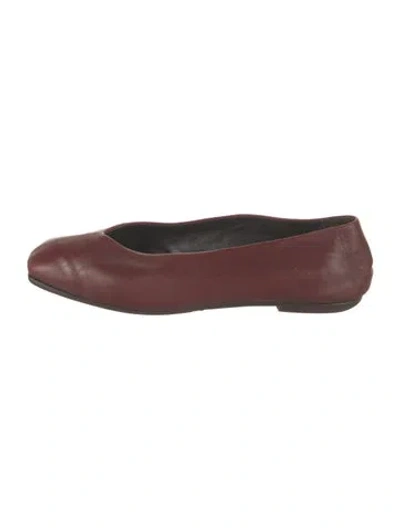 Pre-owned The Row Leather Ballet Flats In Burgundy