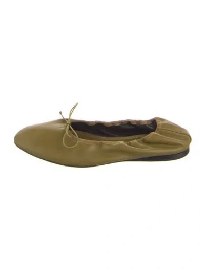 Pre-owned The Row Leather Ballet Flats In Green