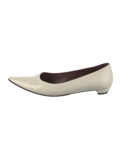 Pre-owned The Row Leather Ballet Flats In Neutral