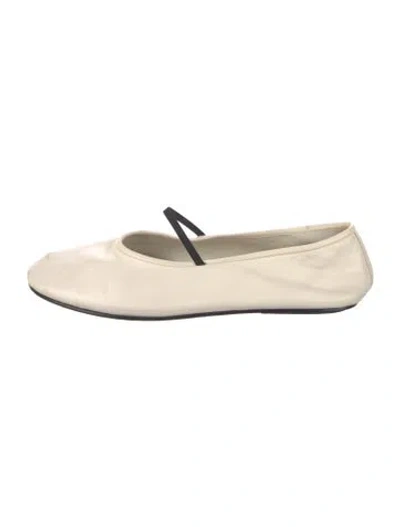 Pre-owned The Row Leather Ballet Flats In Neutrals