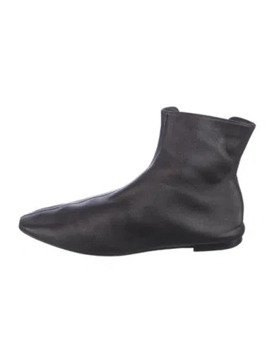 Pre-owned The Row Leather Boots In Black