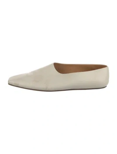 Pre-owned The Row Leather Flats In Neutral