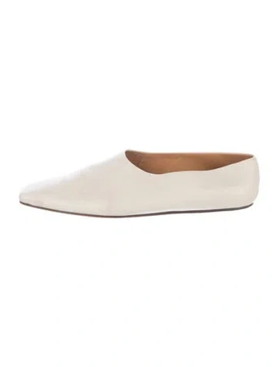 Pre-owned The Row Leather Flats In Neutral