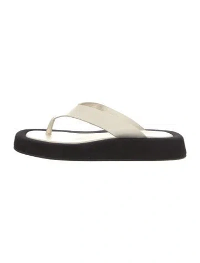 Pre-owned The Row Leather Flip Flops In White