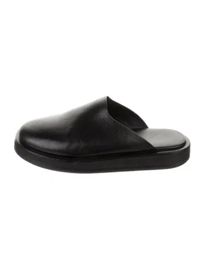 Pre-owned The Row Leather Mules In Black