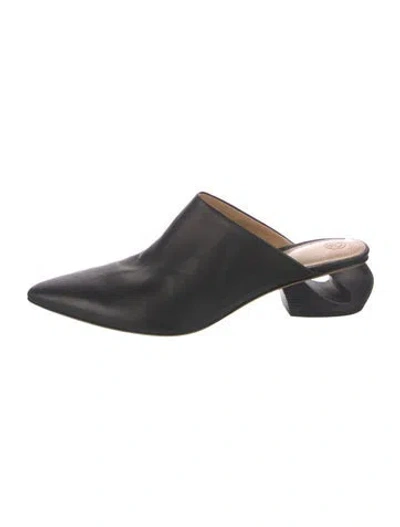 Pre-owned The Row Leather Mules In Black