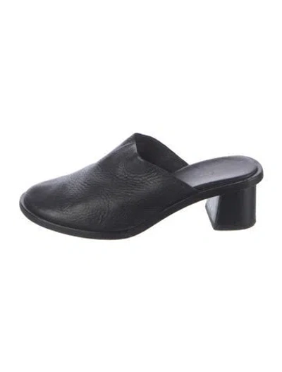 Pre-owned The Row Leather Mules In Black