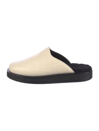 Pre-owned The Row Leather Mules In White