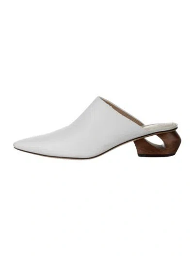 Pre-owned The Row Leather Mules In White