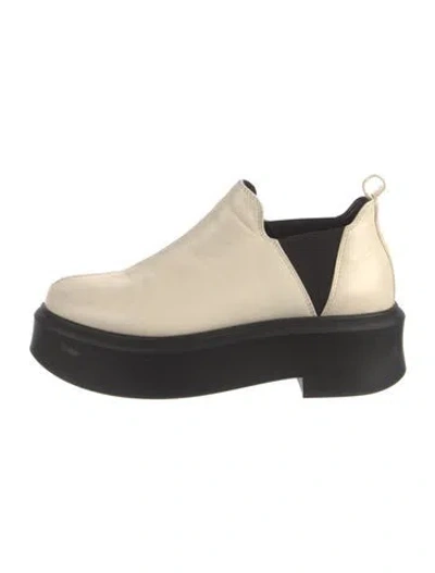 Pre-owned The Row Leather Oxfords In Neutral