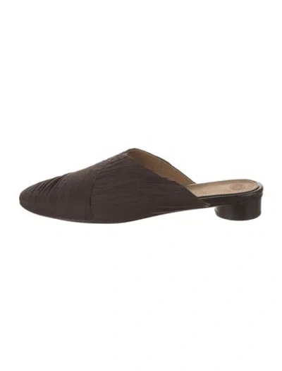 Pre-owned The Row Mira Mules In Brown