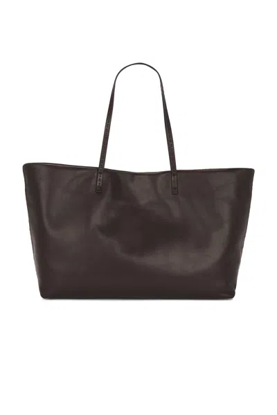 The Row Nuance Tote Bag In Dark Brown Pld