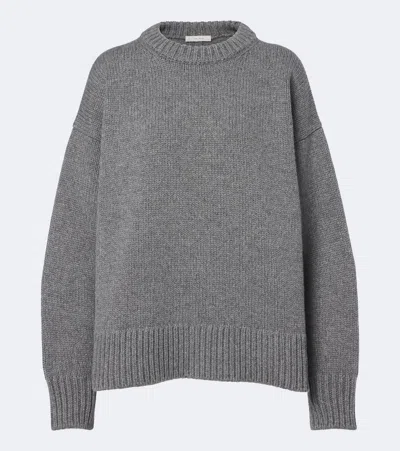 The Row Essentials Ophelia Oversized Wool And Cashmere-blend Sweater In Gray