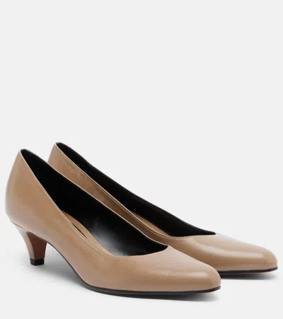 The Row Ornella Leather Pumps In Brown