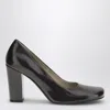The Row Penelope Black Pumps In Black
