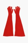 The Row Ribbed Cashmere Fergie Gloves In Red