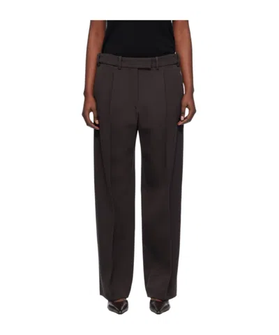 The Row Roan Pleated Casual Pants In Black