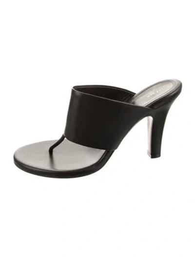 Pre-owned The Row Signum Leather Flip Flops In Black