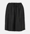 The Row Stanton Wide-leg Bermuda Pull-on Shorts In Schwarz