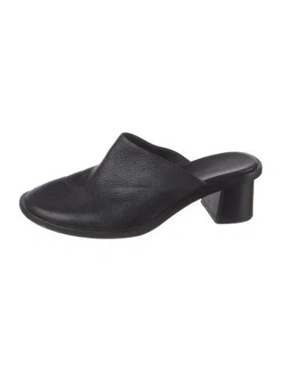 Pre-owned The Row Teatime Leather Mules In Black