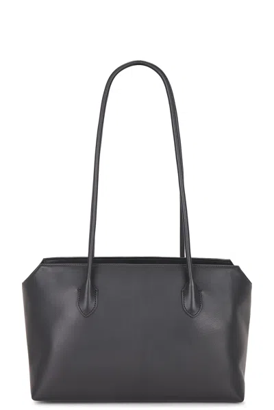 The Row Terrasse In Black