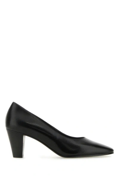 THE ROW THE ROW WOMAN BLACK LEATHER CHARLOTTE PUMPS
