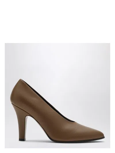 THE ROW WOMEN'S PRUDENS FAWN COLOURED DÃ©COLLETÃ© PUMPS