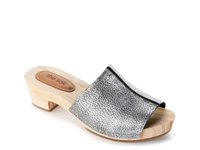 The Sak Ella Clog Sandal In Dark Silver
