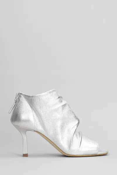 THE SELLER THE SELLER HIGH HEELS ANKLE BOOTS