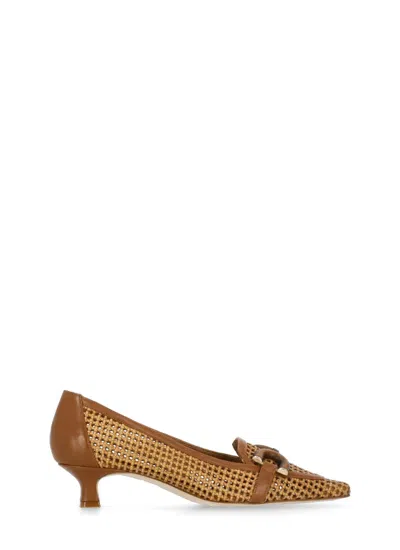 THE SELLER LEATHER HEELED SHOE