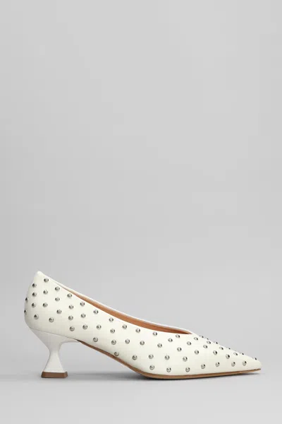 THE SELLER PUMPS IN WHITE LEATHER