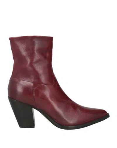 The Seller Woman Ankle Boots Burgundy Size 7.5 Leather