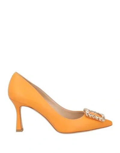 The Seller Woman Pumps Orange Size 7 Leather
