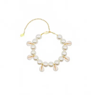 The Shell Dealer Maxi Shell Trip Necklace In White In Silver